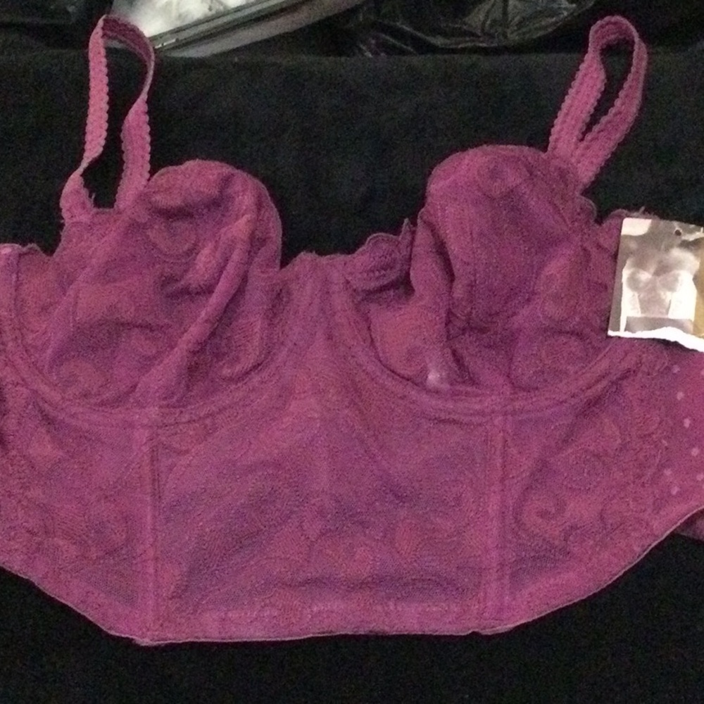 Elegant Lace Underwire Bra in Purple